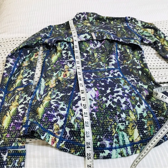 Lululemon Define Jacket Floral Sport White Multi Sz 6 - Picture 13 of 13